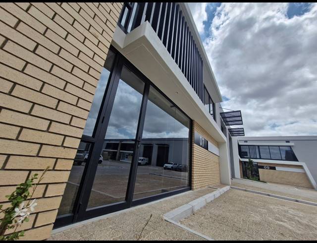 565M² WAREHOUSE TO LET IN STIKLAND INDUSTRIAL